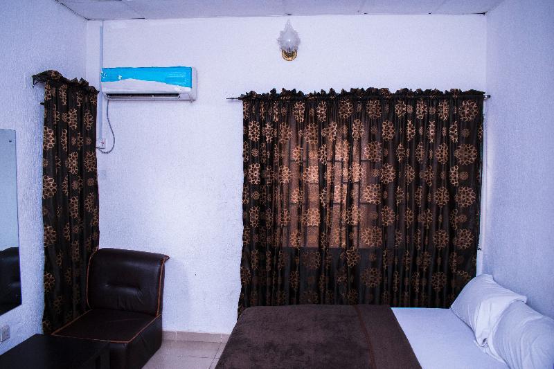 Day By Day Hotel Lagos Exterior foto